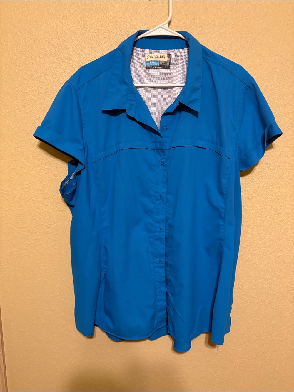 Magellan Outdoors Women's Vibrant Blue Short Sleeve Button-Down Shirt